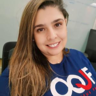 Aline Neves de Souza
