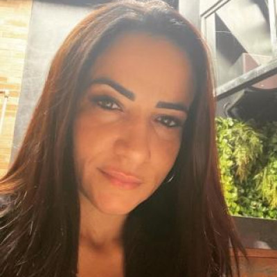 Viviane Cordeiro Granja