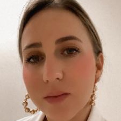 Laura Loures Tavares