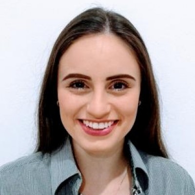 Natali Flores de Oliveira