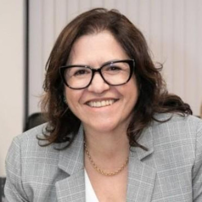 Denise da Silveira Peres de Aquino Costa