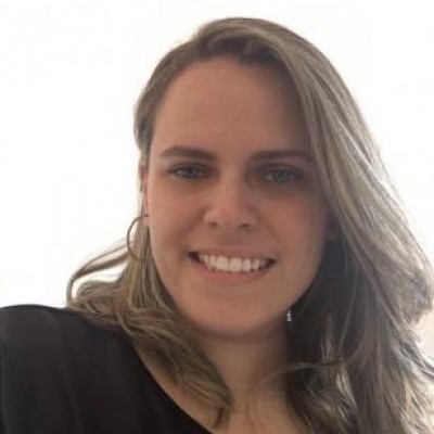 Débora Justo de Carvalho