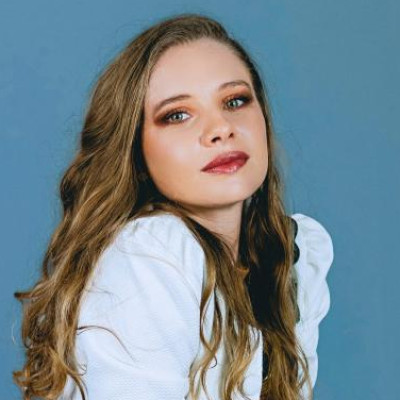 Amanda Lins Viana Bastos